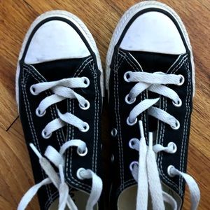 Lightly worn Converse All Stars with lots of wear left in them!